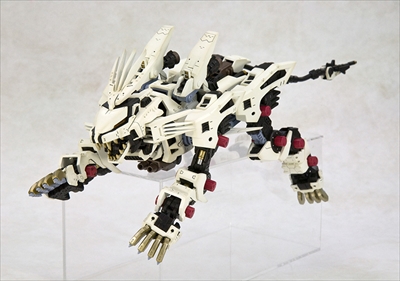 ZOIDS』より、「ライガーゼロ」「プテラスボマー」「ジェノブレイカー